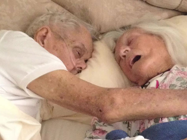 Heartwarming Story: Couple Married 75 Years Die Holding Each Other’s Hands